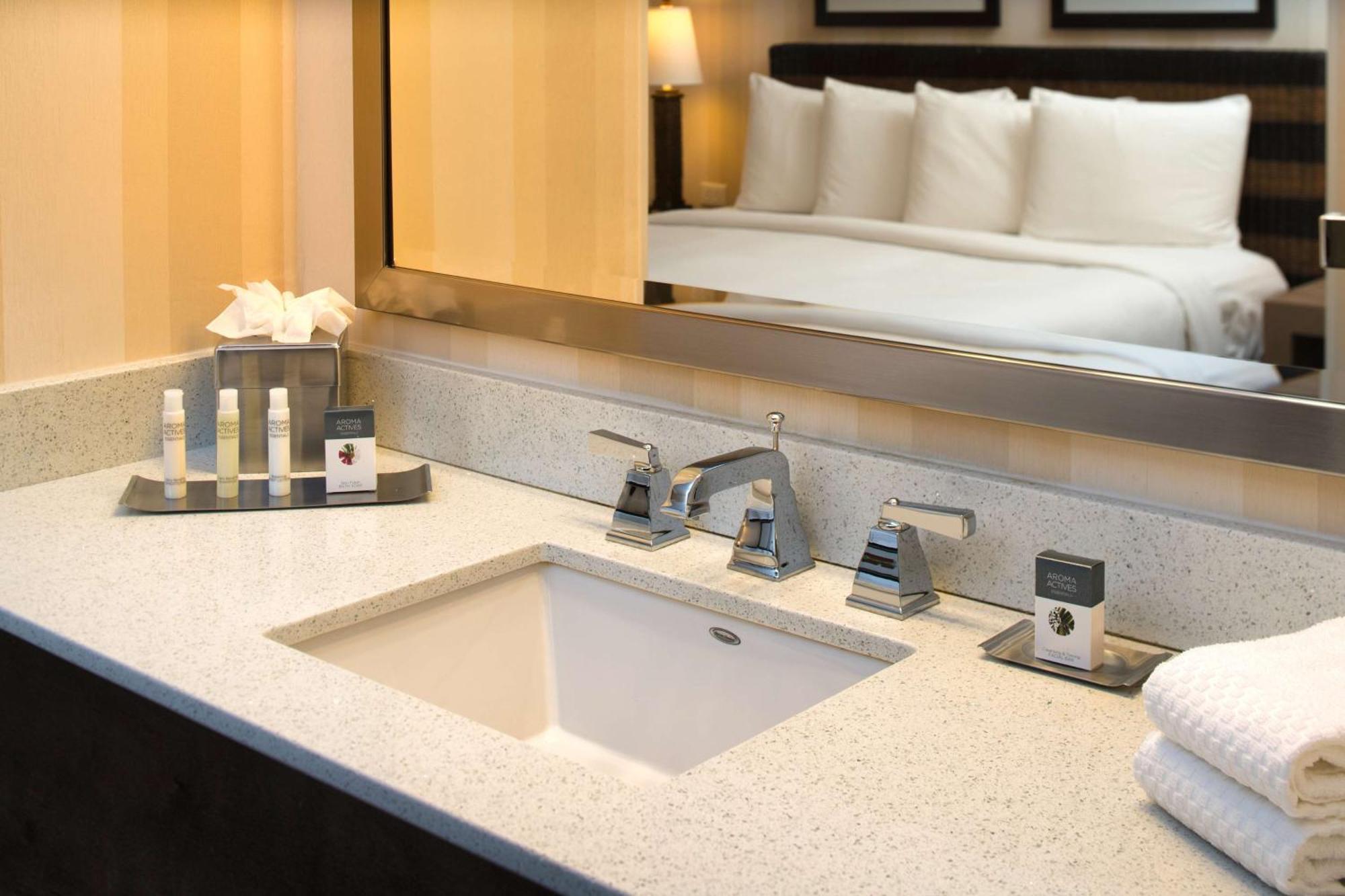 Doubletree By Hilton Portland - Beaverton Extérieur photo