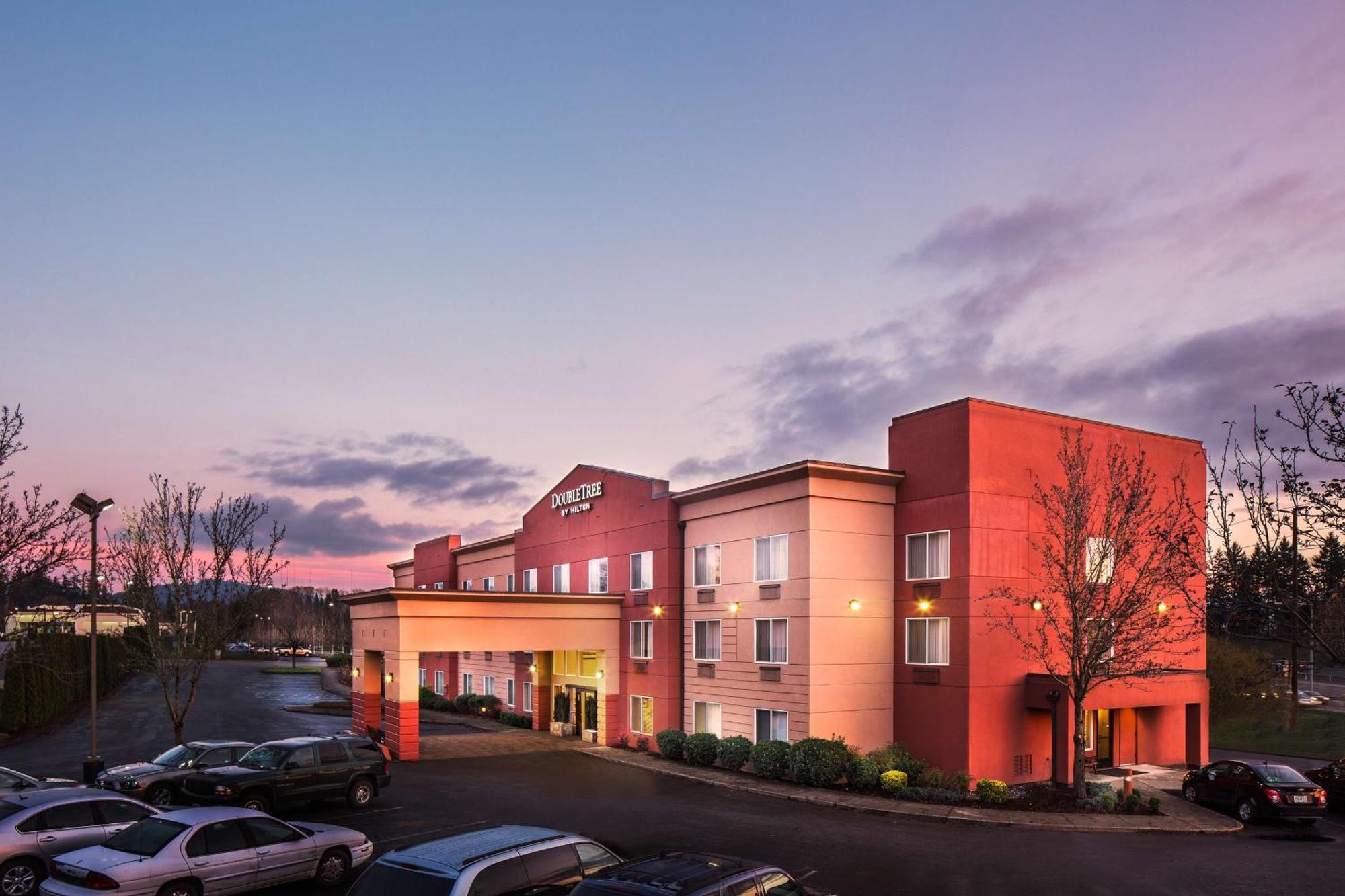 Doubletree By Hilton Portland - Beaverton Extérieur photo